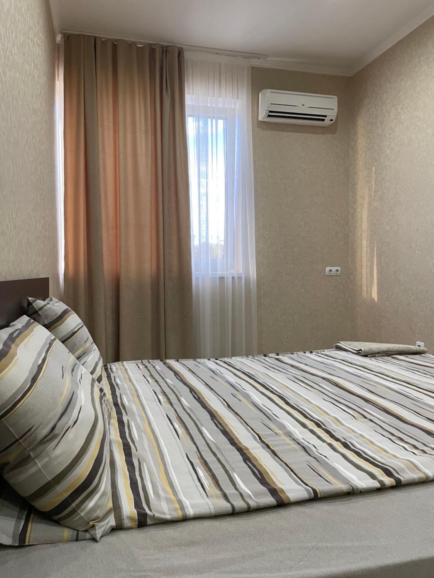 Mini Hotel Leon Лалово Экстерьер фото