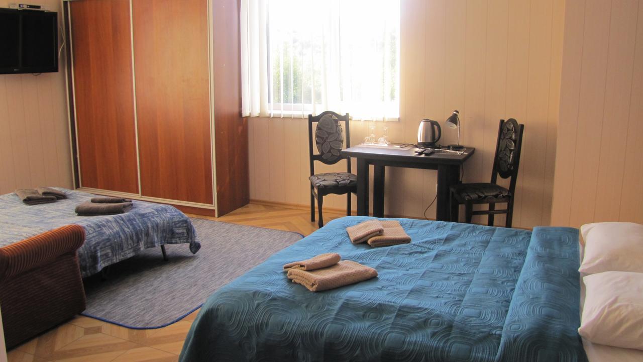Mini Hotel Leon Лалово Экстерьер фото