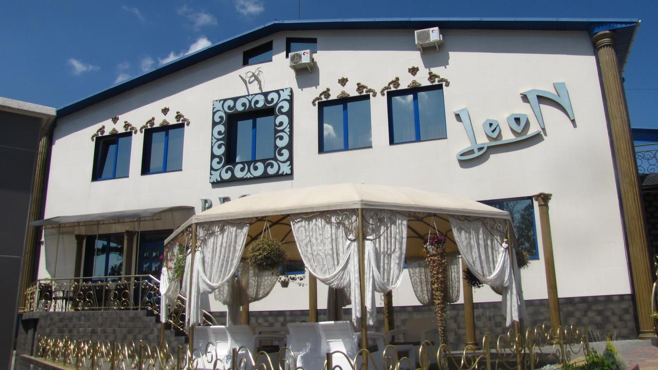 Mini Hotel Leon Лалово Экстерьер фото